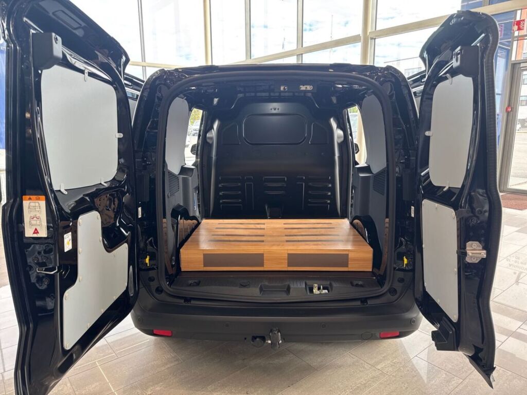 Ford Transit Courier 2026 Agate Black