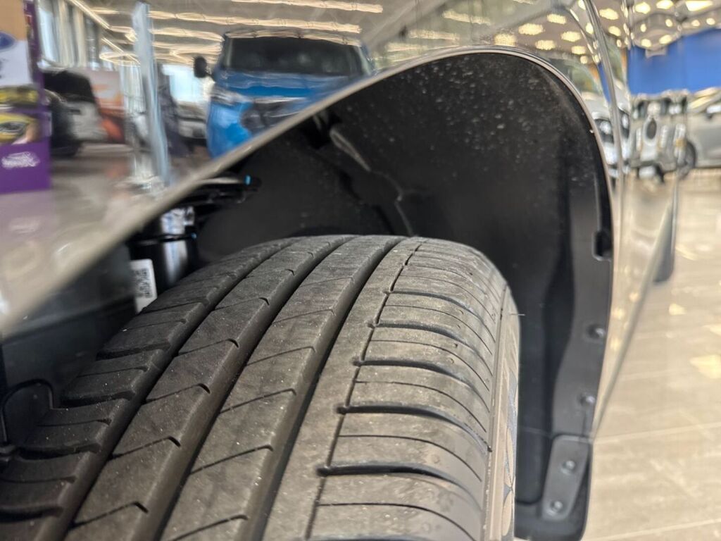 Ford Transit Courier 2026 Agate Black