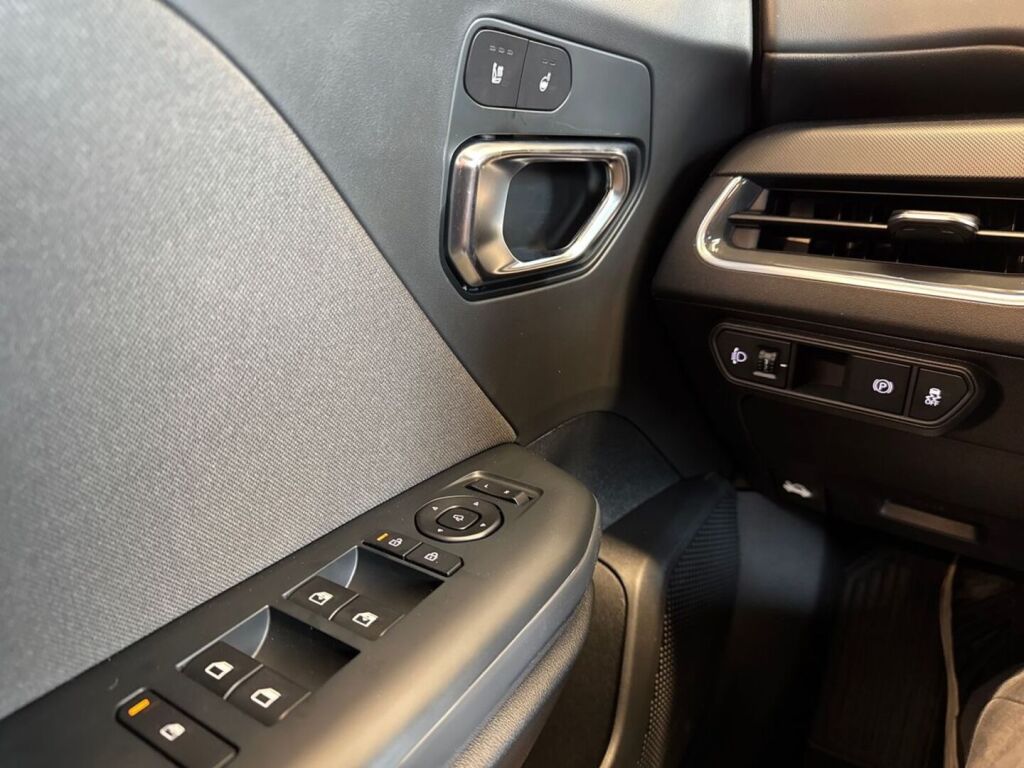 Kia K4 2026 Harmaa