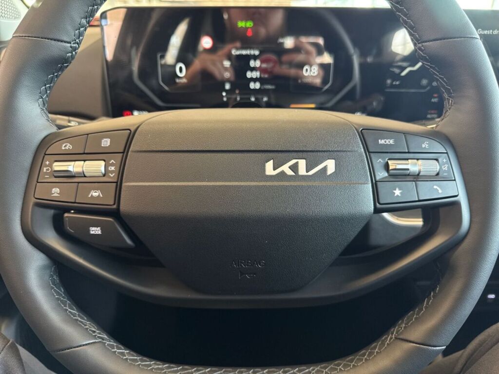 Kia K4 2026 Harmaa
