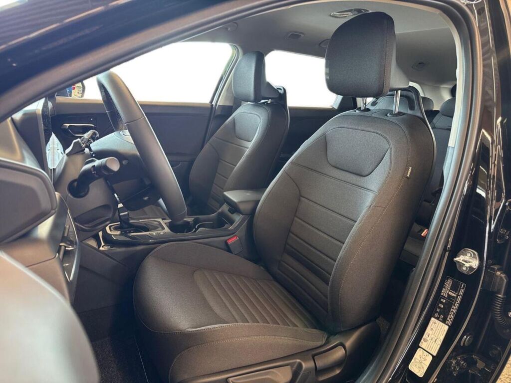 Kia K4 2026 Musta