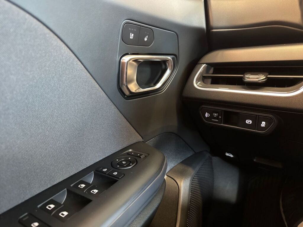Kia K4 2026 Musta