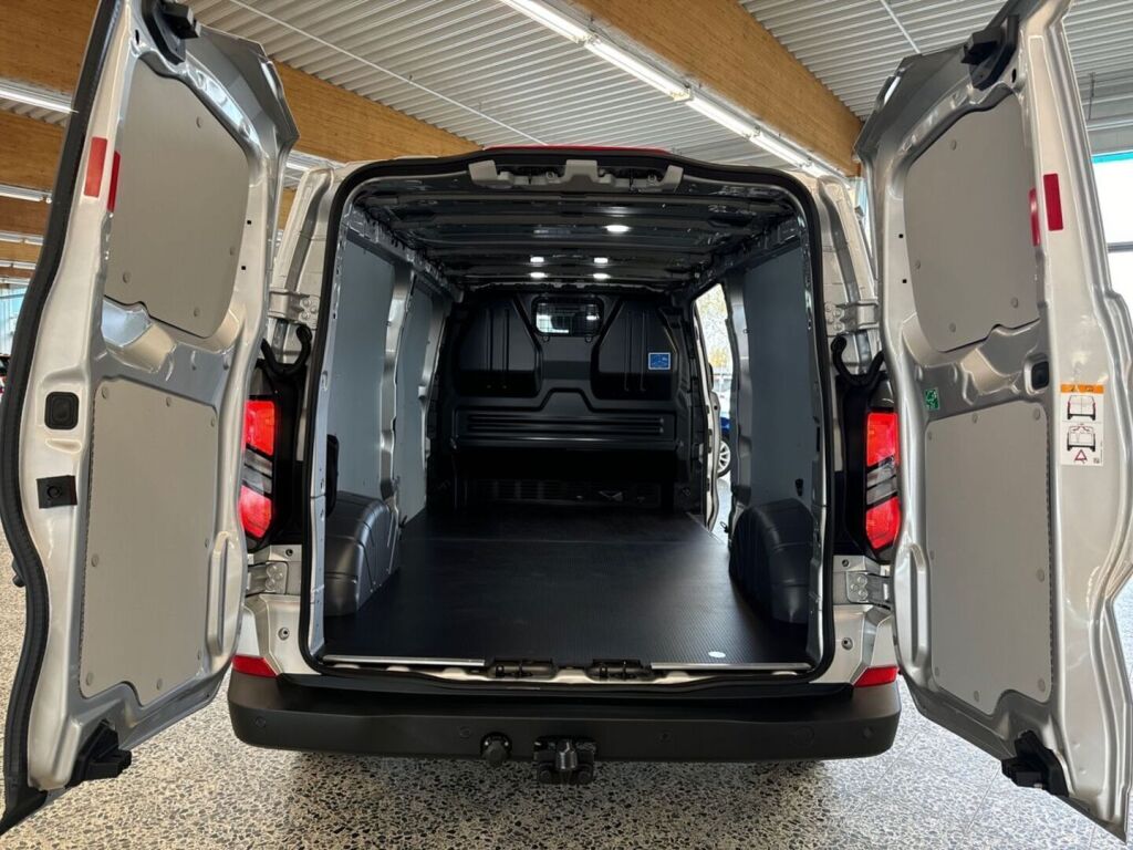Ford Transit Custom 2026 Moondust Silver