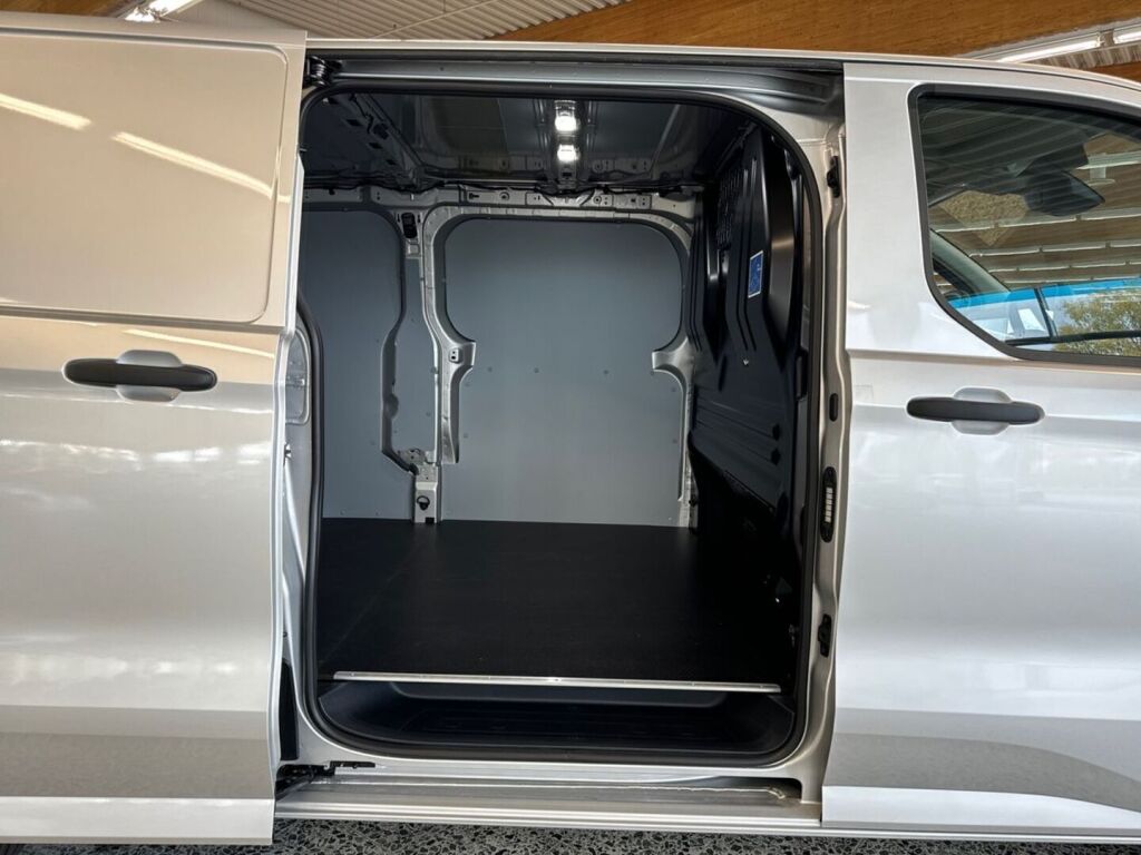 Ford Transit Custom 2026 Moondust Silver