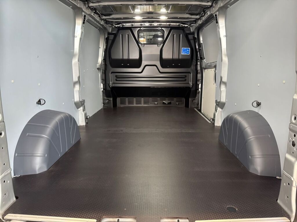 Ford Transit Custom 2026 Moondust Silver