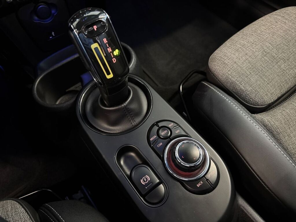 Mini Cooper SE 2023 Sininen