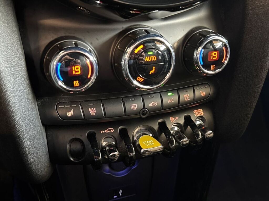 Mini Cooper SE 2023 Sininen
