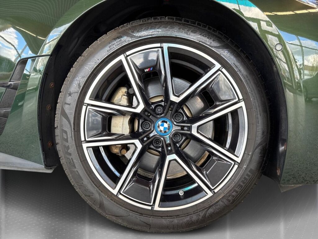 BMW I4 2023 Vihreä