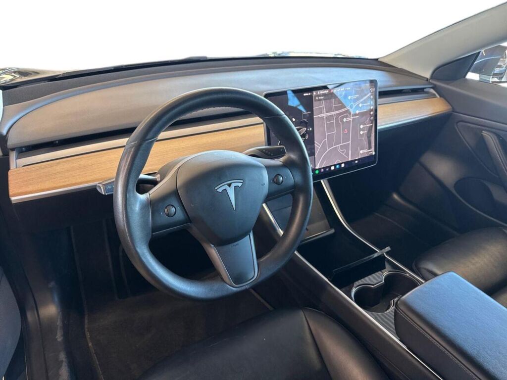 Tesla Model 3 2020 Harmaa