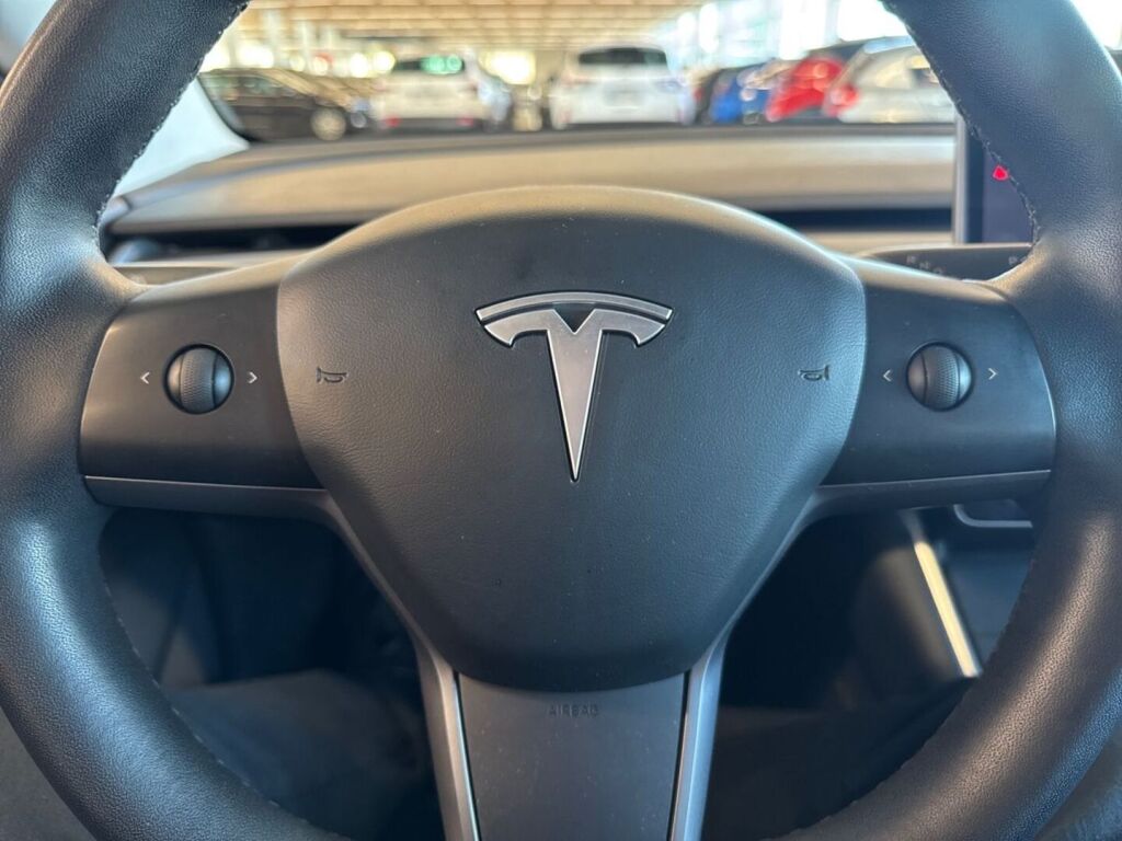 Tesla Model 3 2020 Harmaa