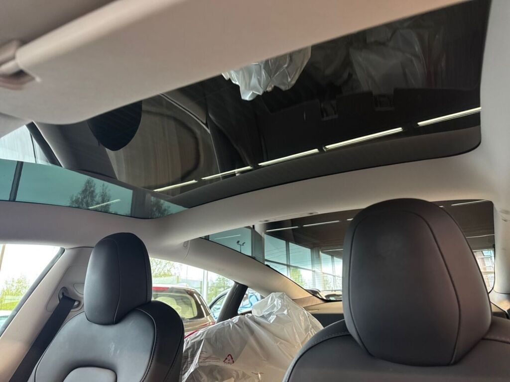 Tesla Model 3 2023 Harmaa
