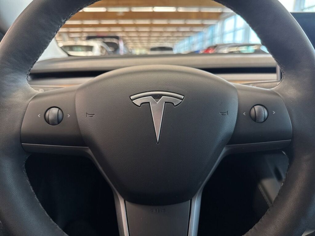 Tesla Model 3 2023 Harmaa