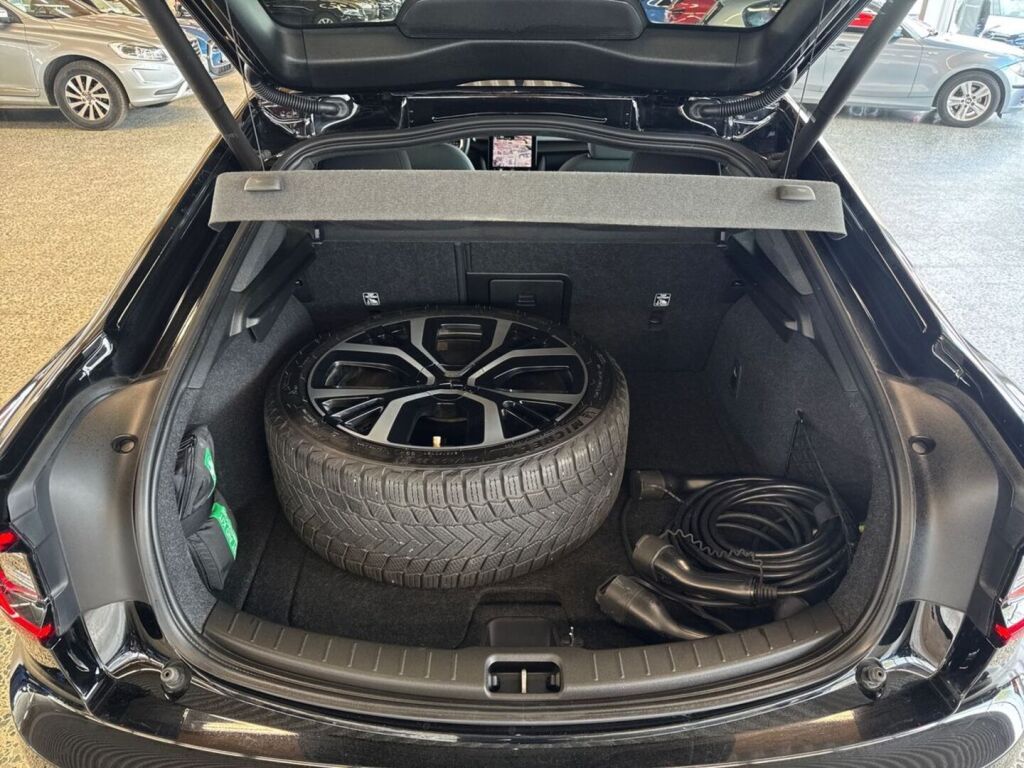 Polestar 2 2022 Musta