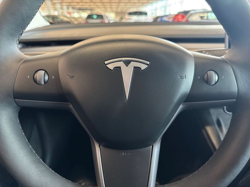 Tesla Model 3 2021 Sininen