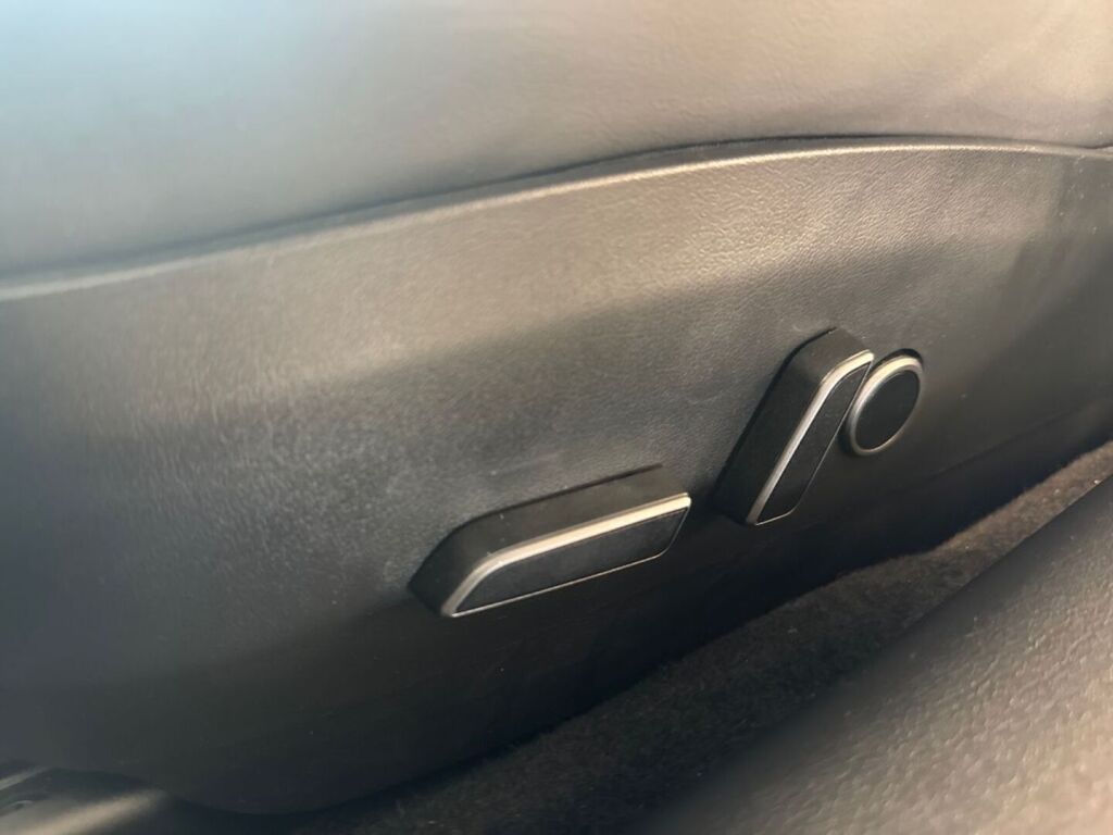 Tesla Model 3 2021 Sininen