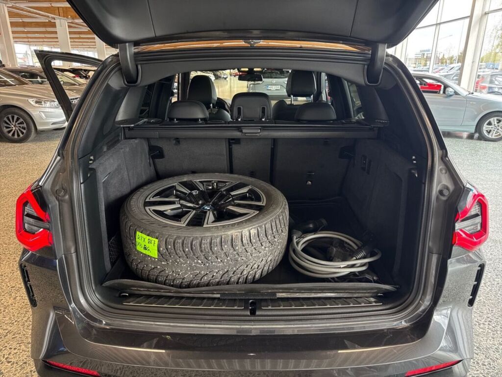BMW iX3 2022 Harmaa