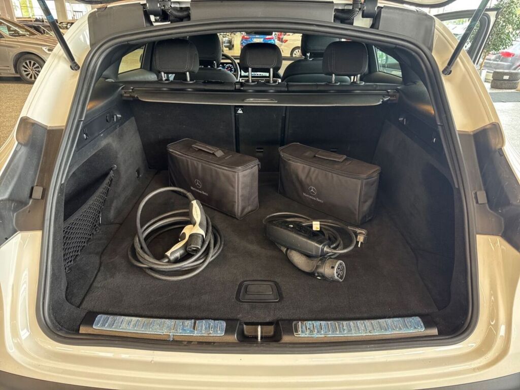 Mercedes-Benz EQC 2022 Valkoinen