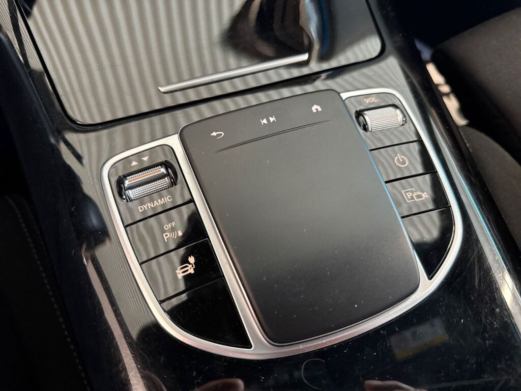 Mercedes-Benz EQC 2022 Valkoinen