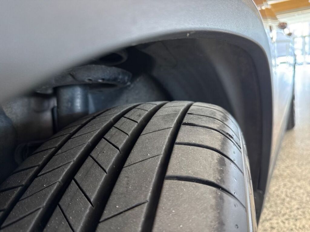Mercedes-Benz EQA 2024 Ruusukulta