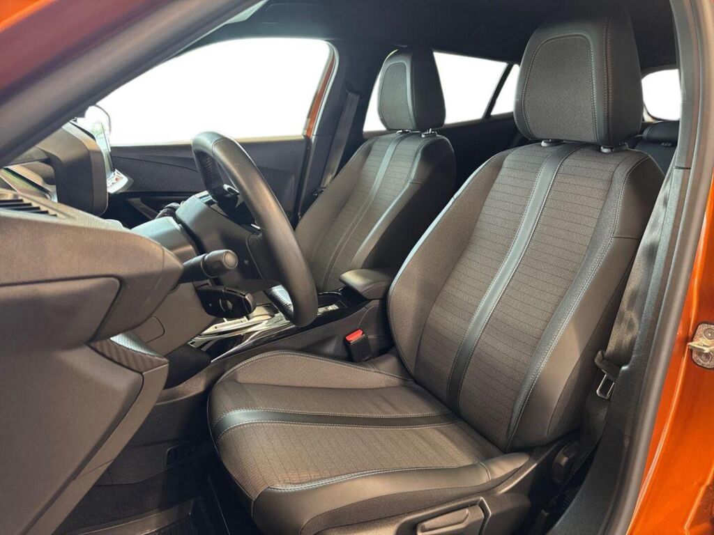 Peugeot e-2008 2023 Oranssi