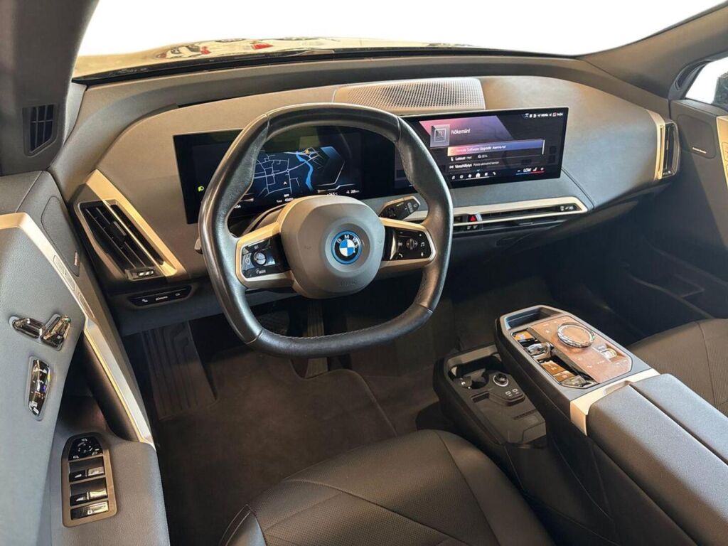 BMW iX 2024 Harmaa