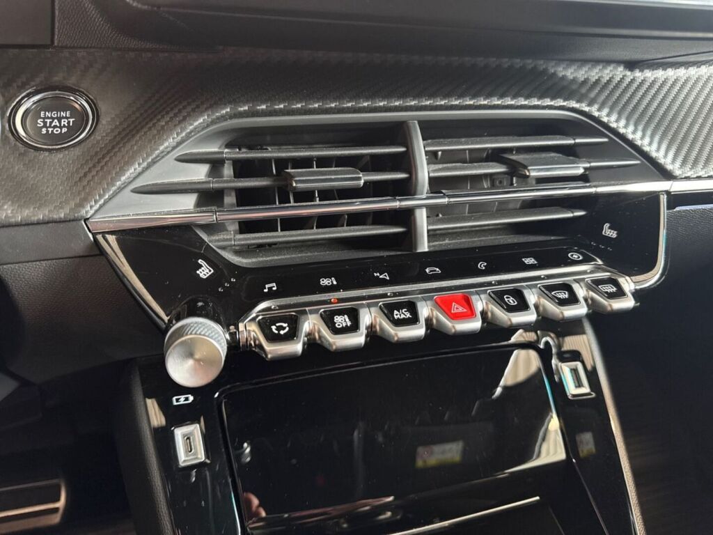 Peugeot e-208 2021 Valkoinen