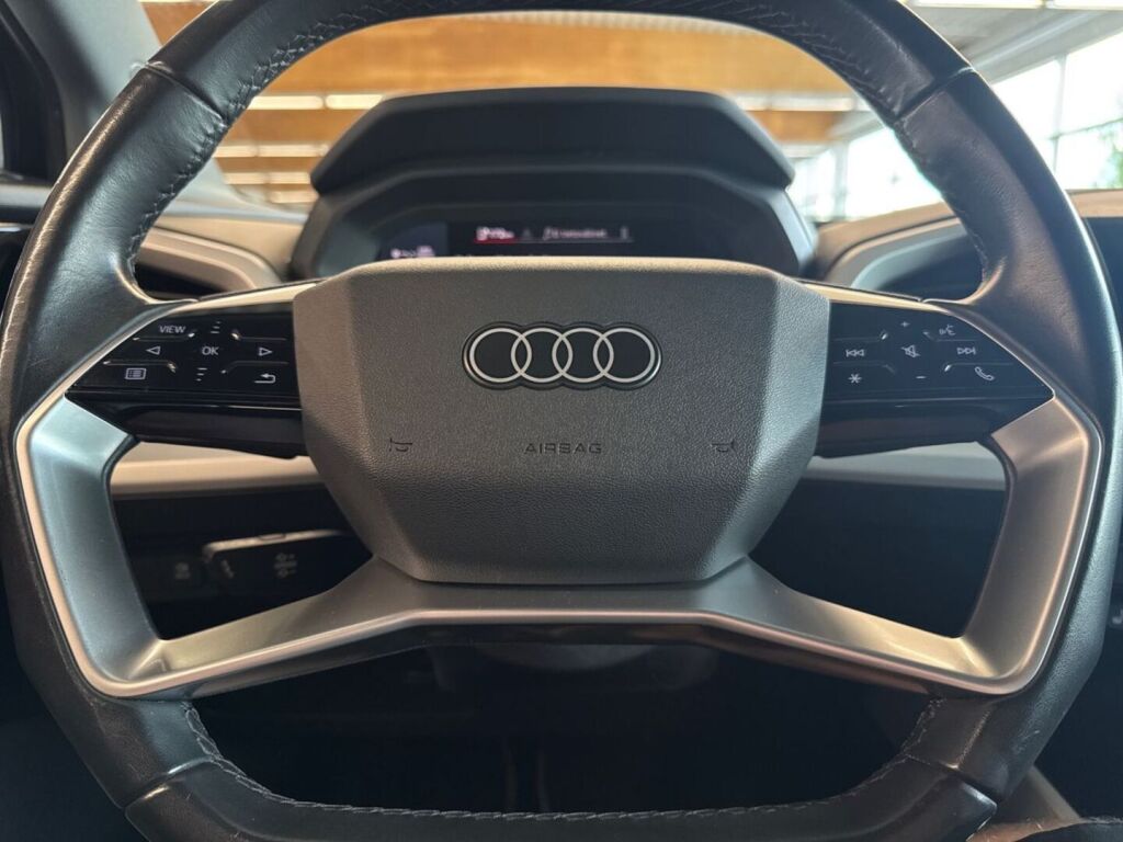 Audi Q4 e-tron 2022 Musta