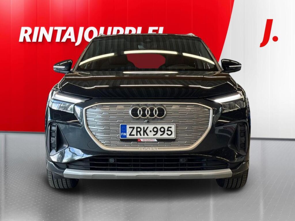 Audi Q4 e-tron 2022 Musta