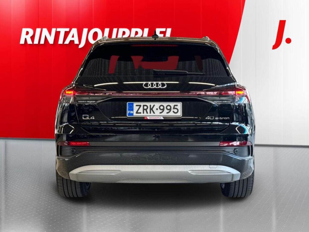 Audi Q4 e-tron 2022 Musta