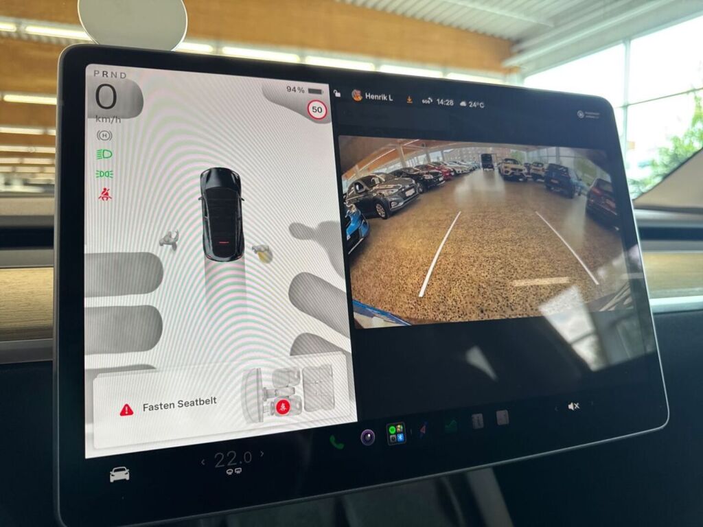 Tesla Model Y 2023 Harmaa