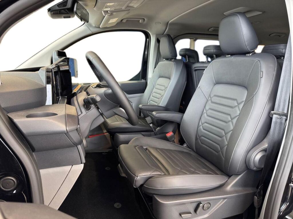 Ford Tourneo Custom 2026 Agate Black