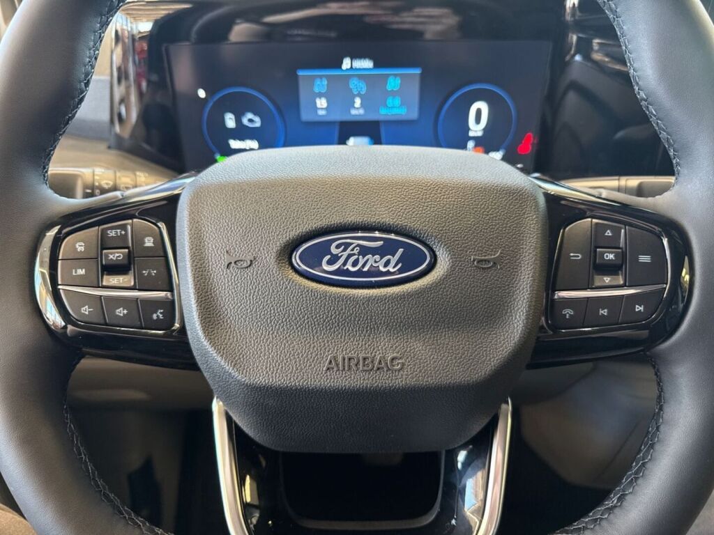Ford Tourneo Custom 2026 Agate Black