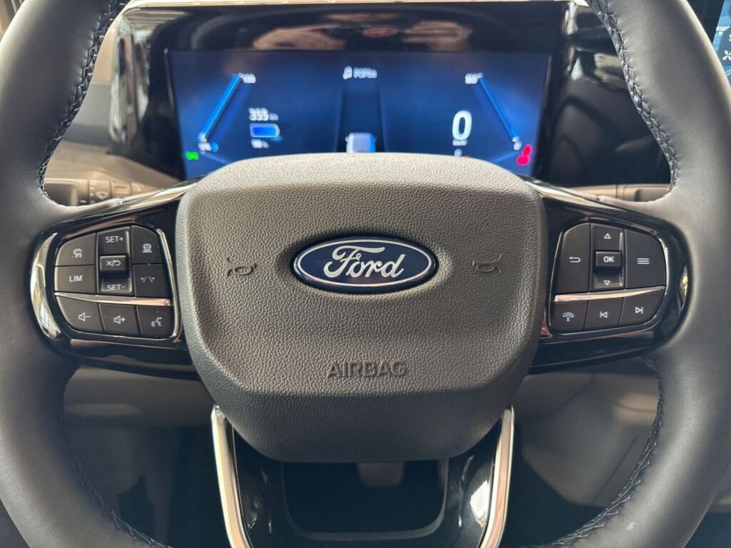Ford Tourneo Custom 2026 Agate Black
