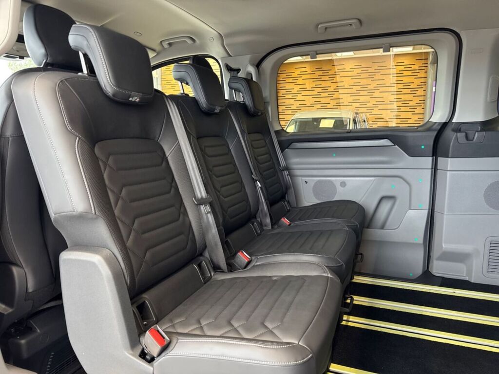Ford Tourneo Custom 2026 Agate Black
