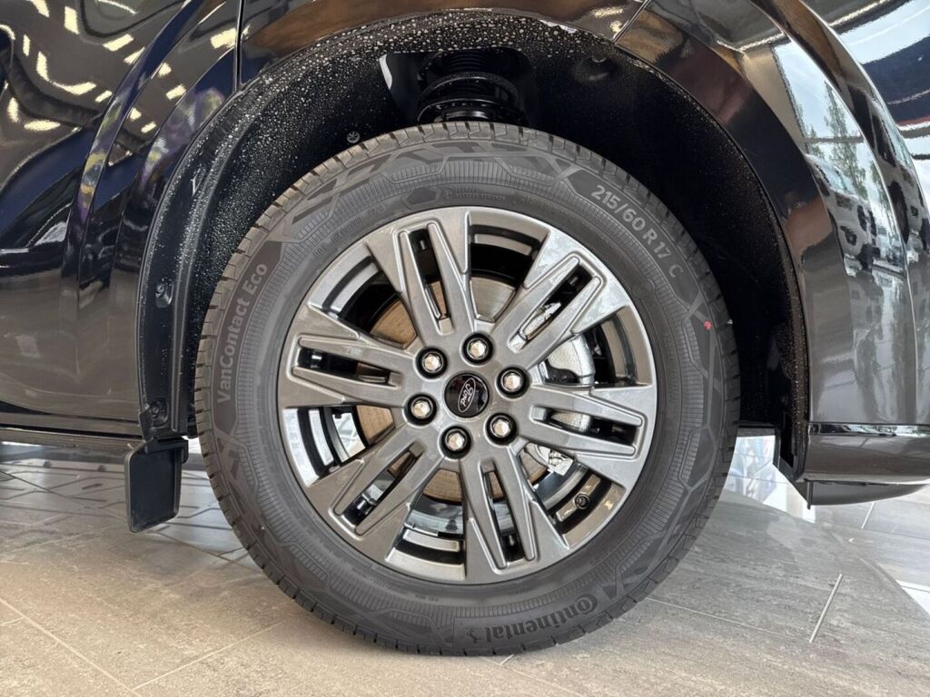 Ford Tourneo Custom 2026 Agate Black