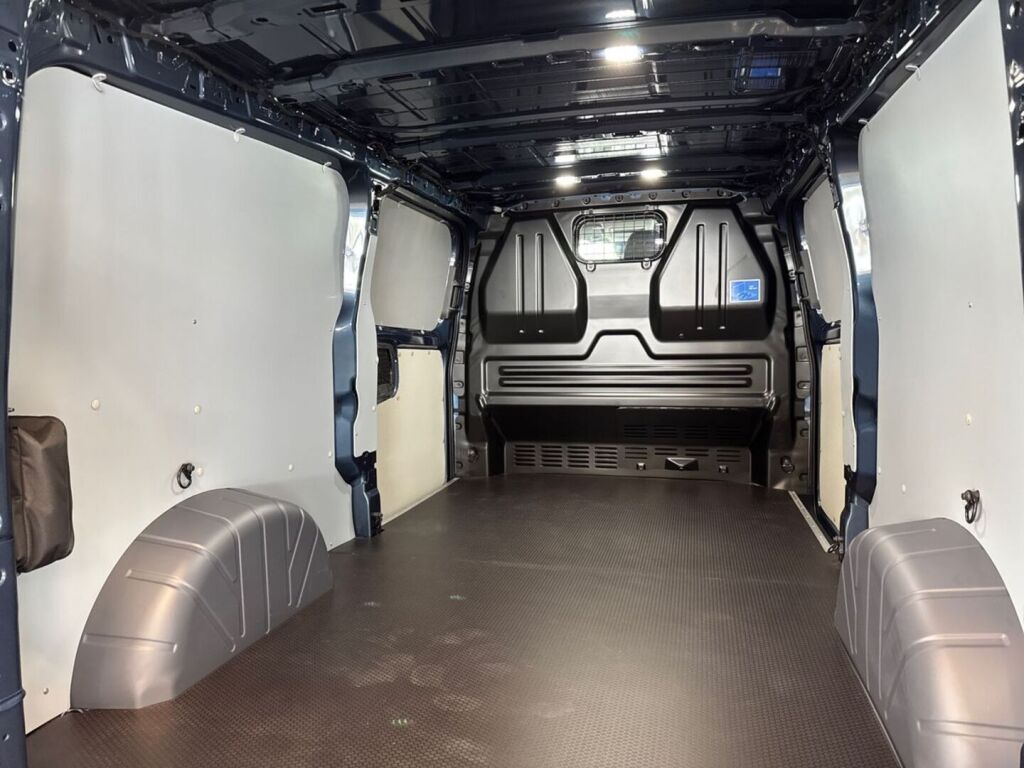 Ford Transit Custom 2026 Chrome Blue