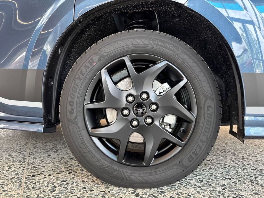 Ford Transit Custom 2026 Chrome Blue
