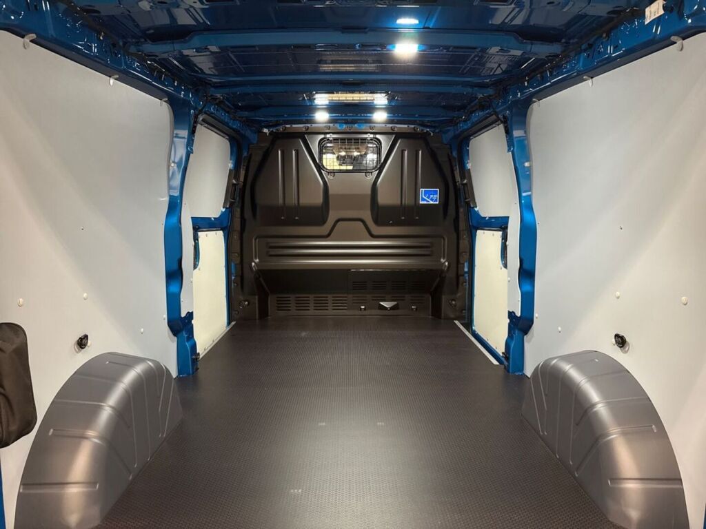 Ford Transit Custom 2026 Sininen