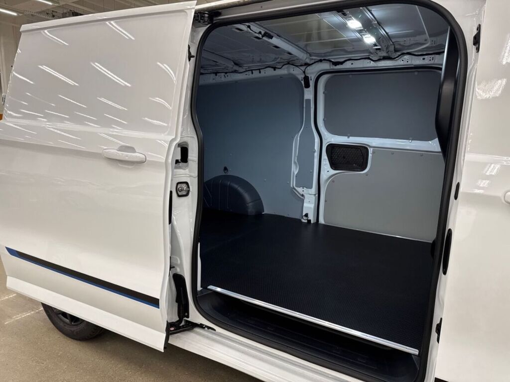 Ford Transit Custom 2026 Valkoinen