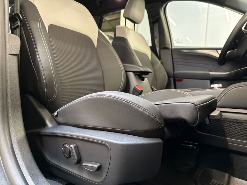 Ford Kuga 2026 Harmaa