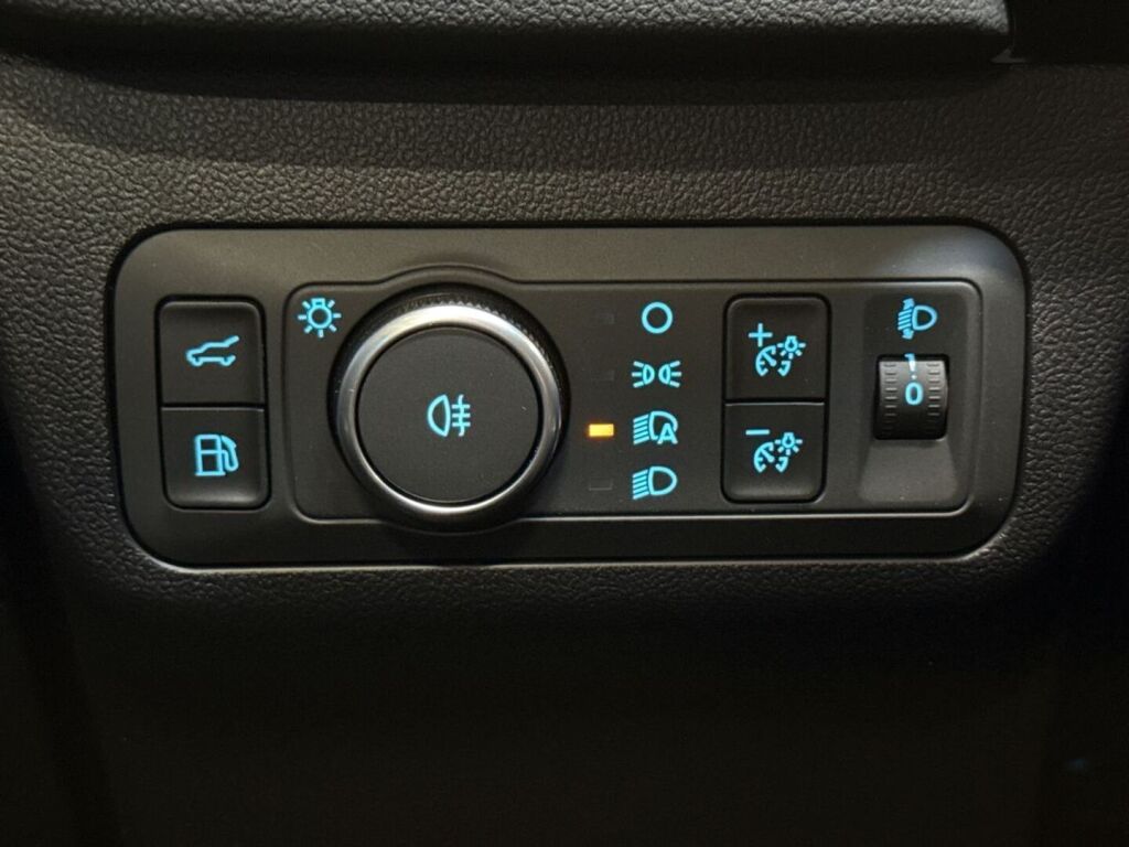 Ford Kuga 2026 Harmaa