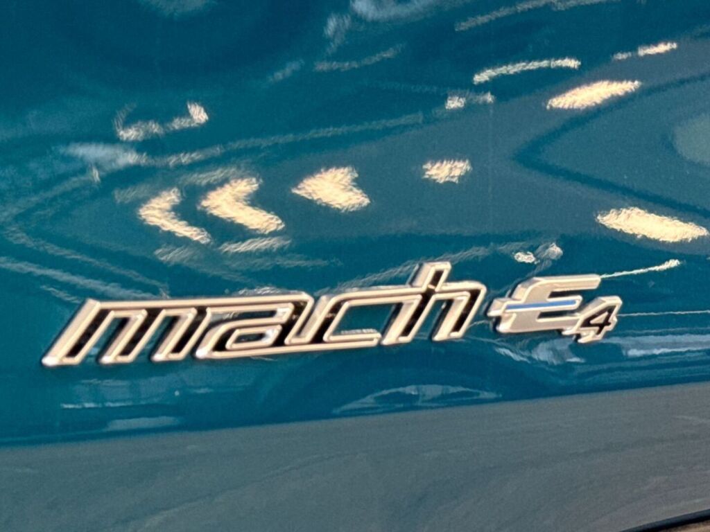 Ford Mustang Mach-E 2026 Adriatic Blue-Green