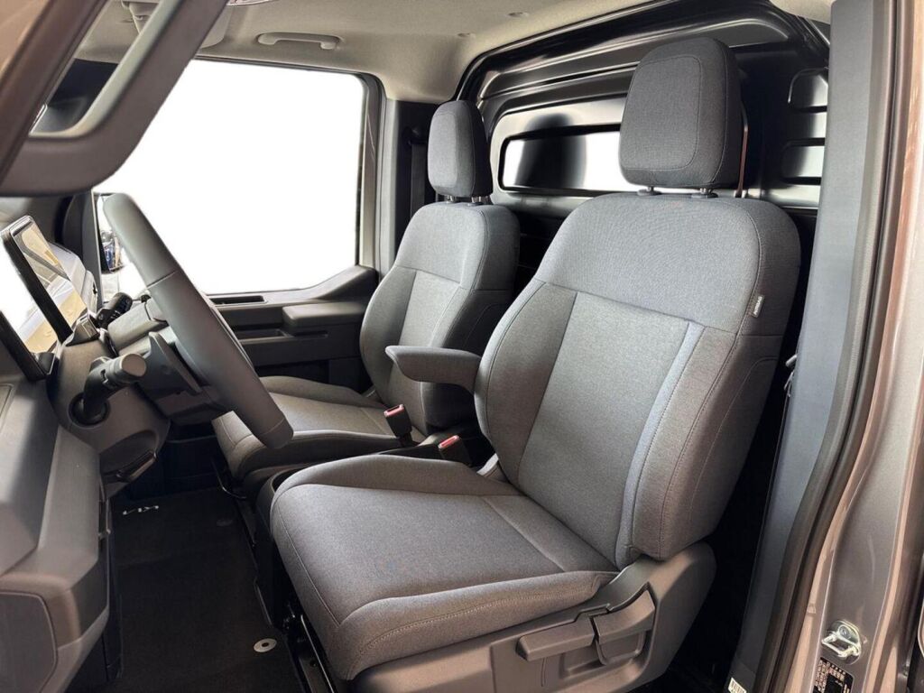 Kia PV5 Cargo 2026 Harmaa