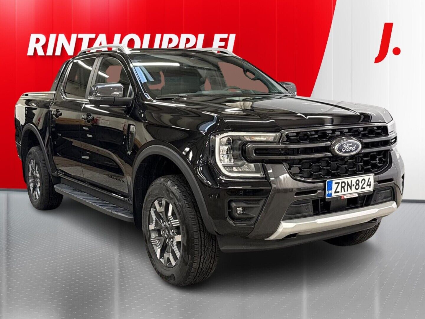 Musta Ford Ranger