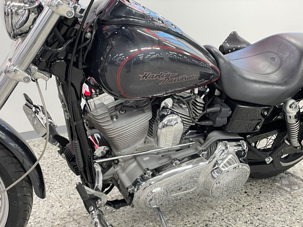 Harley-davidson DYNA 2006 
