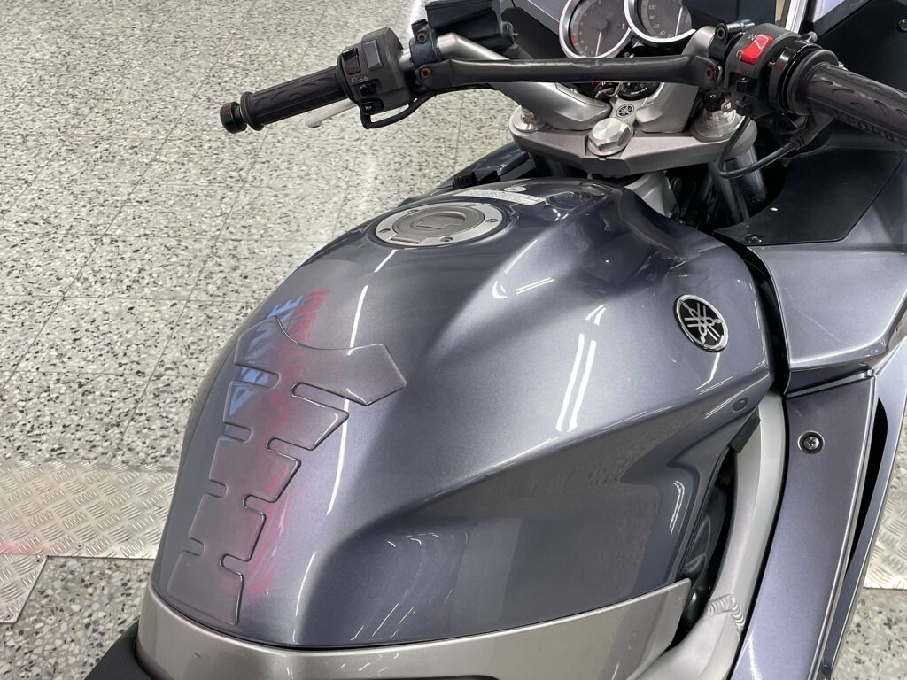 Yamaha FJR 2006 Harmaa