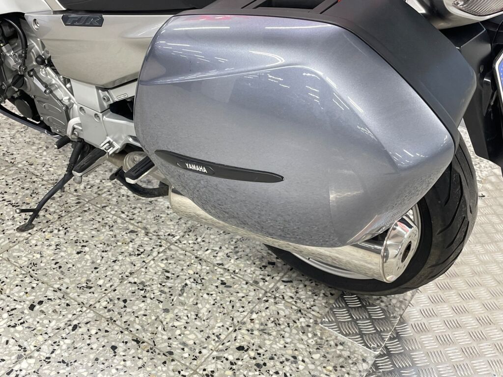 Yamaha FJR 2006 Harmaa