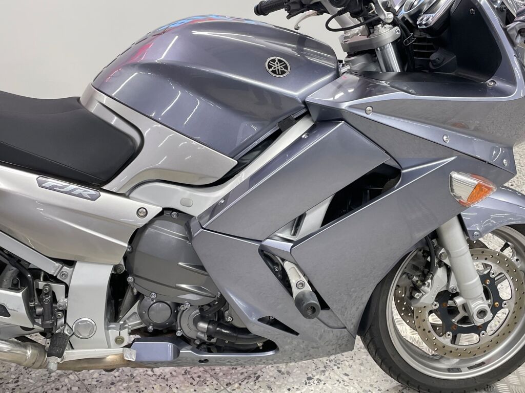 Yamaha FJR 2006 Harmaa
