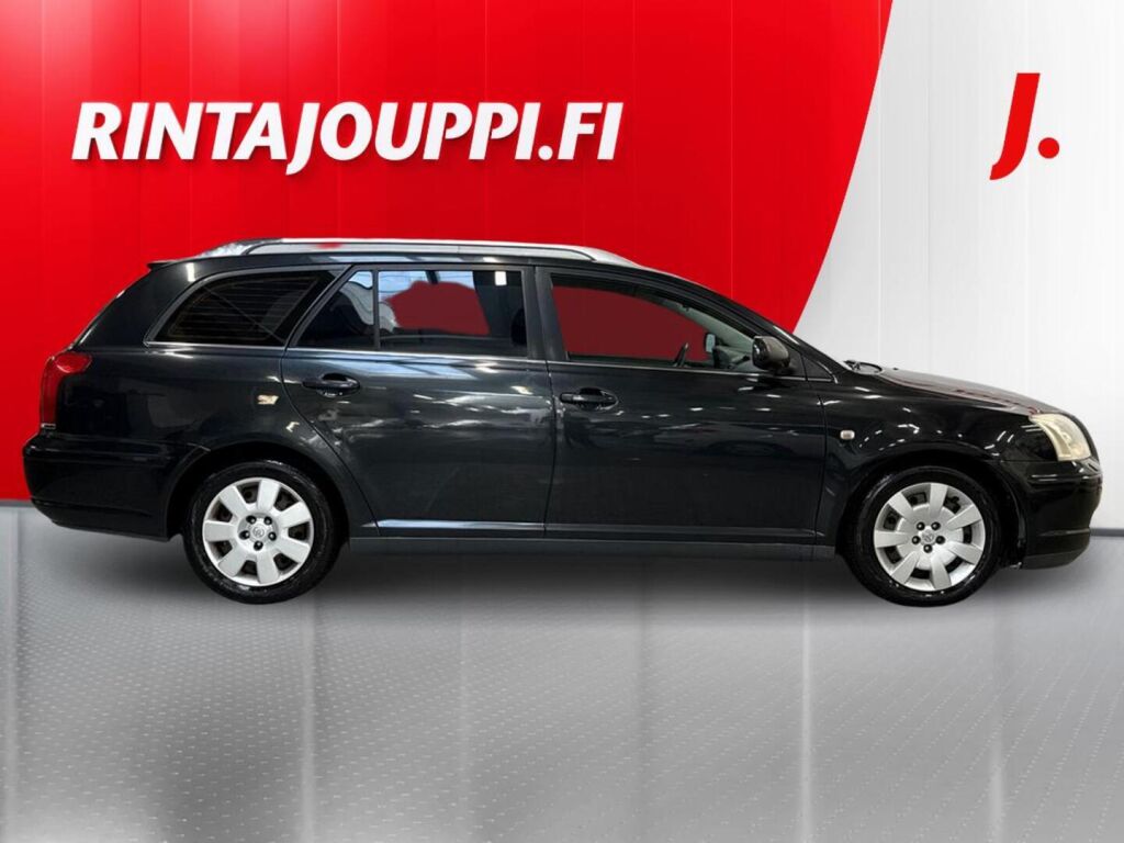 Toyota Avensis 2004 Musta