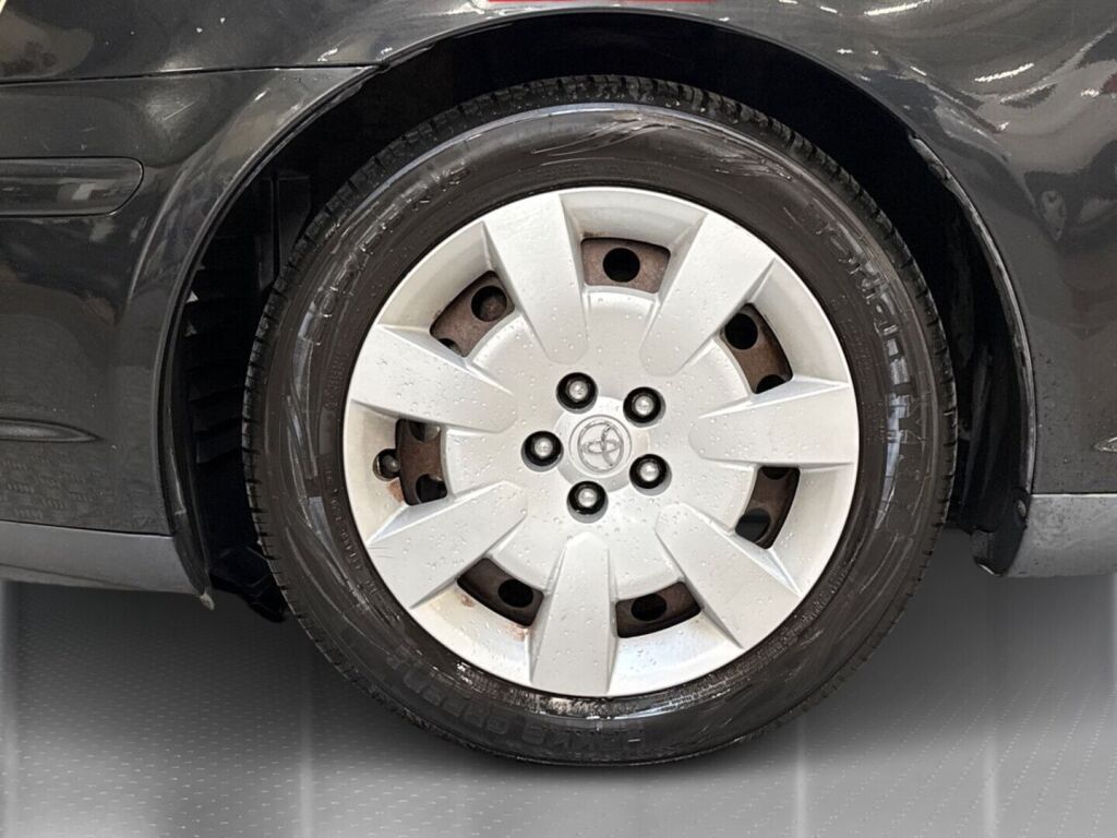 Toyota Avensis 2004 Musta